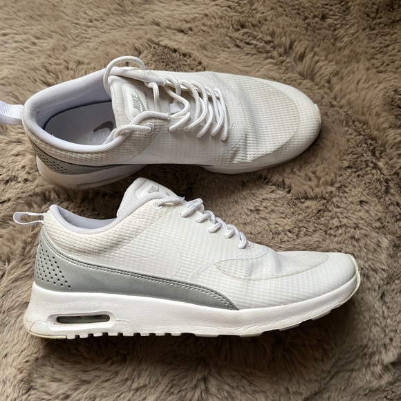 Nike Air Max Thea Casual Sportswear Shoe White Metallic Womens Size 8.5 - Picture 5 of 12